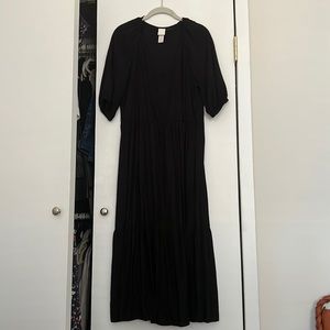 Short Sleeve Black Dress